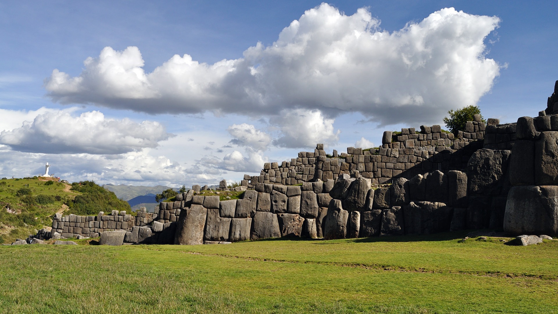 Sacsayhuamán: A Monumental Inca Masterpiece in Cusco, Peru